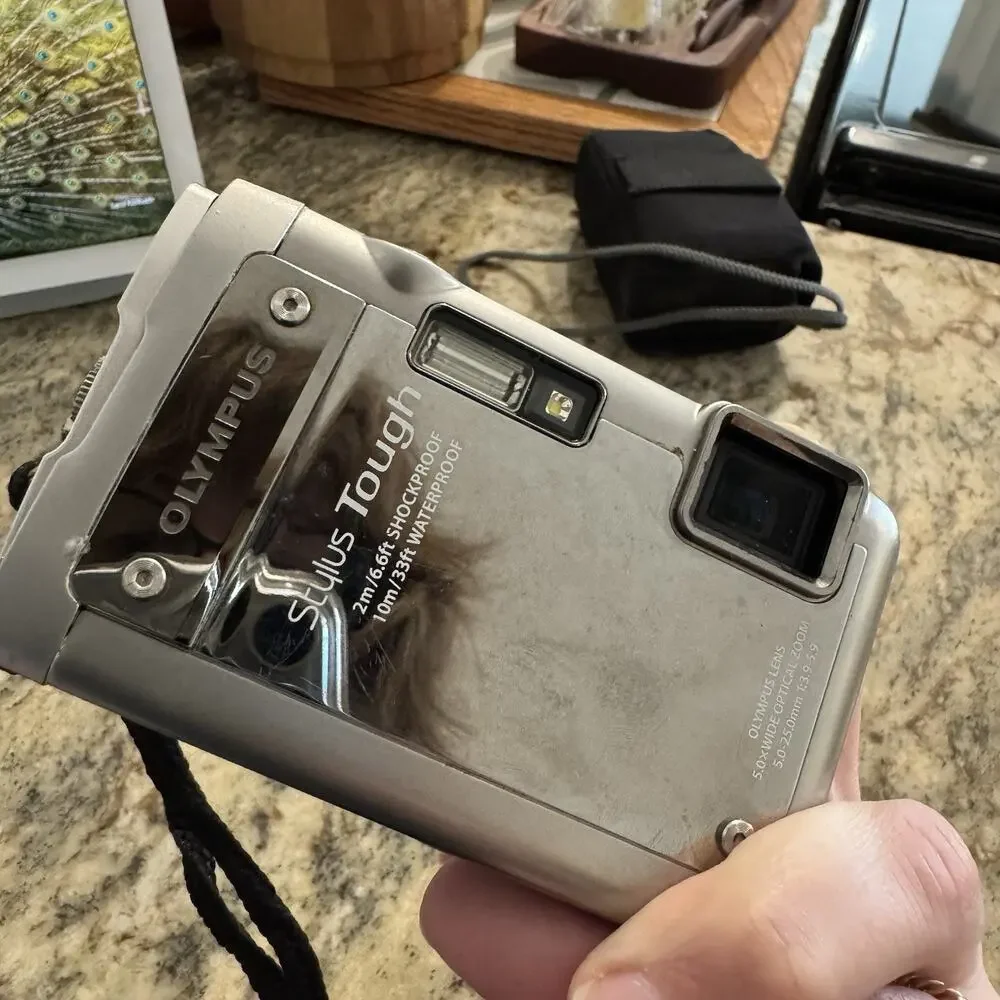 Olympus Stylus Tough TG-830 Shockproof Waterproof GPS 16MP Digital Camera FLAWS